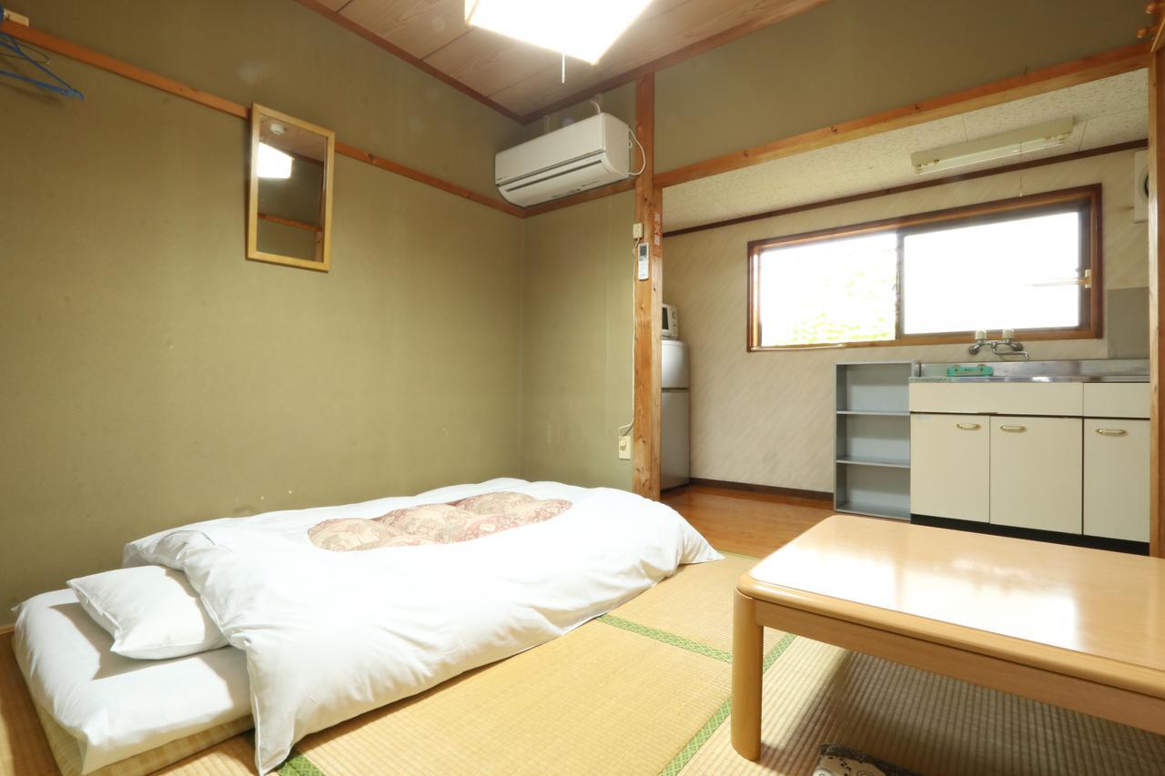 Chikurin Onsen Hotel Szacuma Szoba fotó